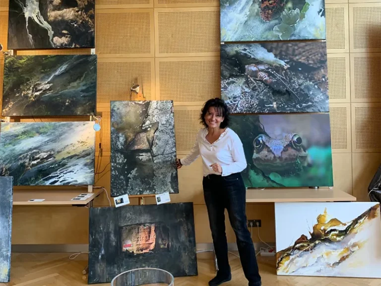 Irene Pfleger zeigt ihre Ausstellung in der Kunstmesse in Krieglach